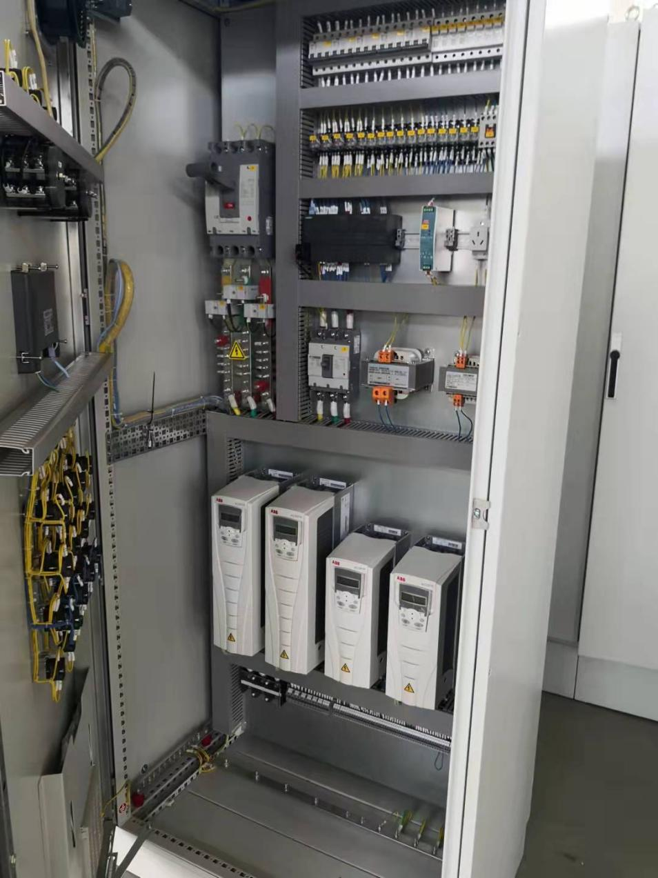 为什么化工厂必须使用防爆变频柜？普通变频柜的风险有多大？